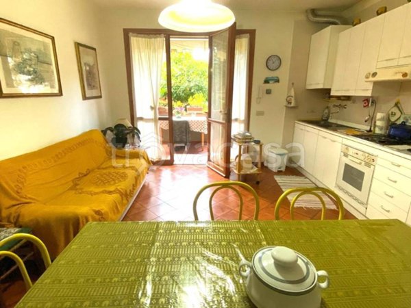 appartamento in vendita a Massa in zona Marina di Massa