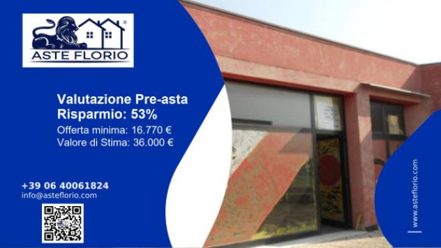 negozio in vendita a Massa in zona Romagnano
