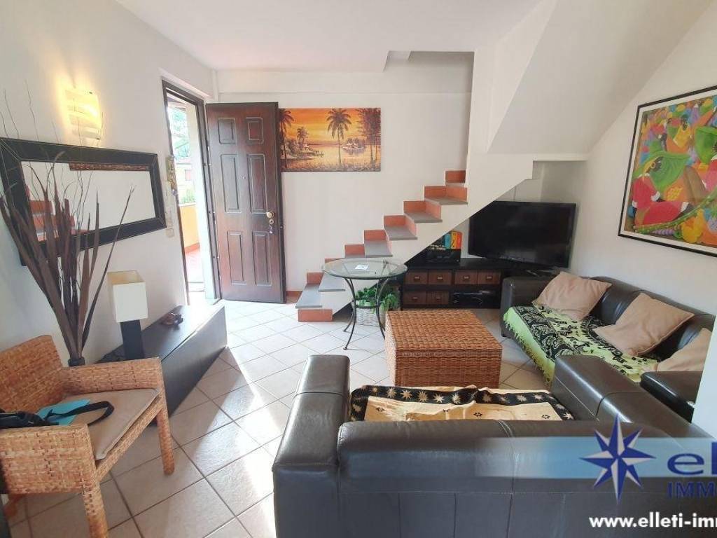 appartamento in vendita a Massa in zona Marina di Massa