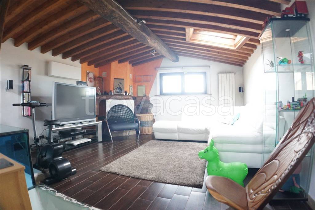 casa indipendente in vendita a Massa in zona Centro Storico