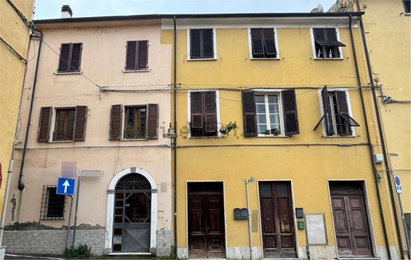appartamento in vendita a Massa in zona Centro Storico