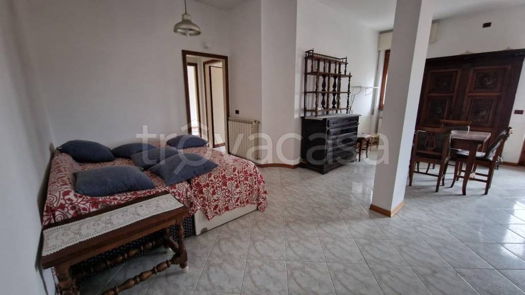 appartamento in vendita a Massa in zona Marina di Massa