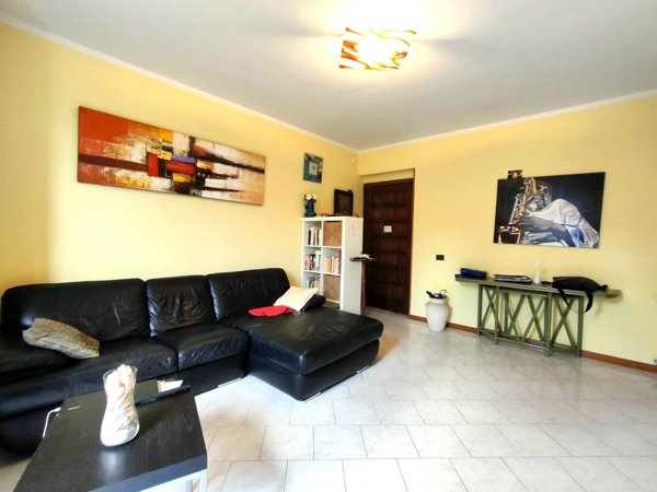 appartamento in vendita a Massa in zona Marina di Massa
