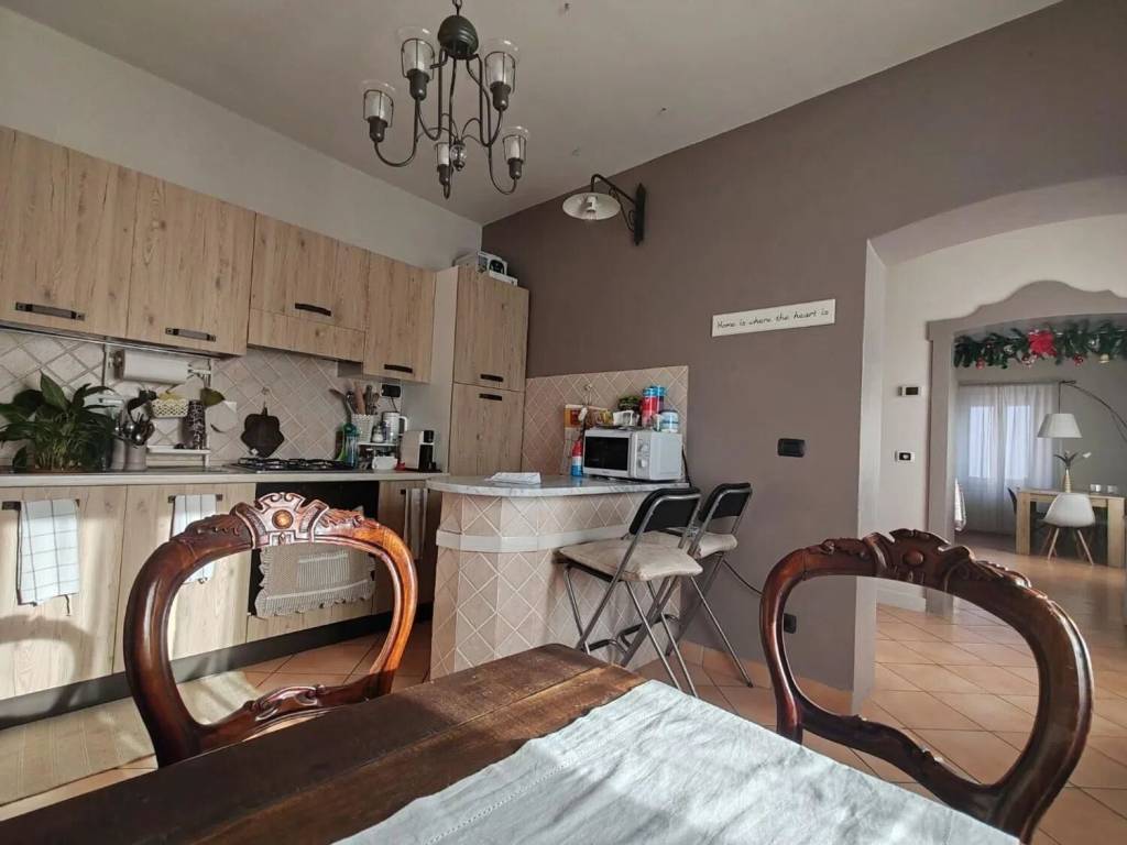 appartamento in vendita a Massa in zona Centro Storico