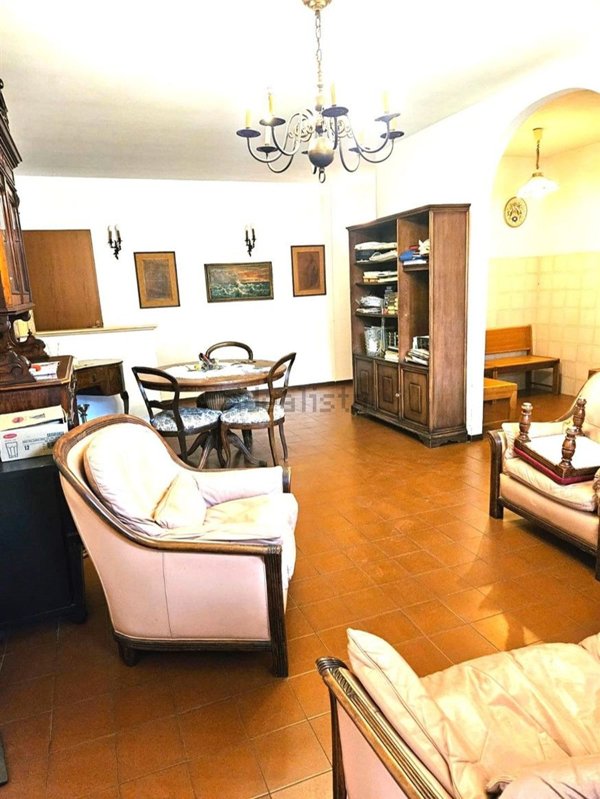 appartamento in vendita a Massa in zona Centro Storico