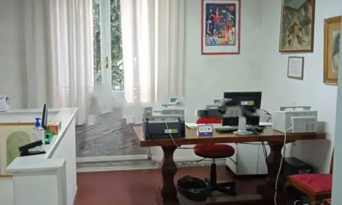 casa indipendente in vendita a Massa in zona Marina di Massa