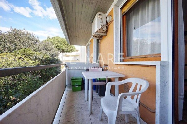 appartamento in vendita a Massa in zona Marina dei Ronchi