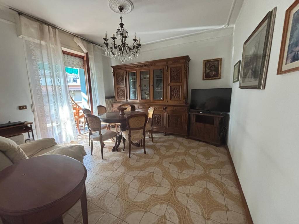 appartamento in vendita a Massa in zona Centro Storico