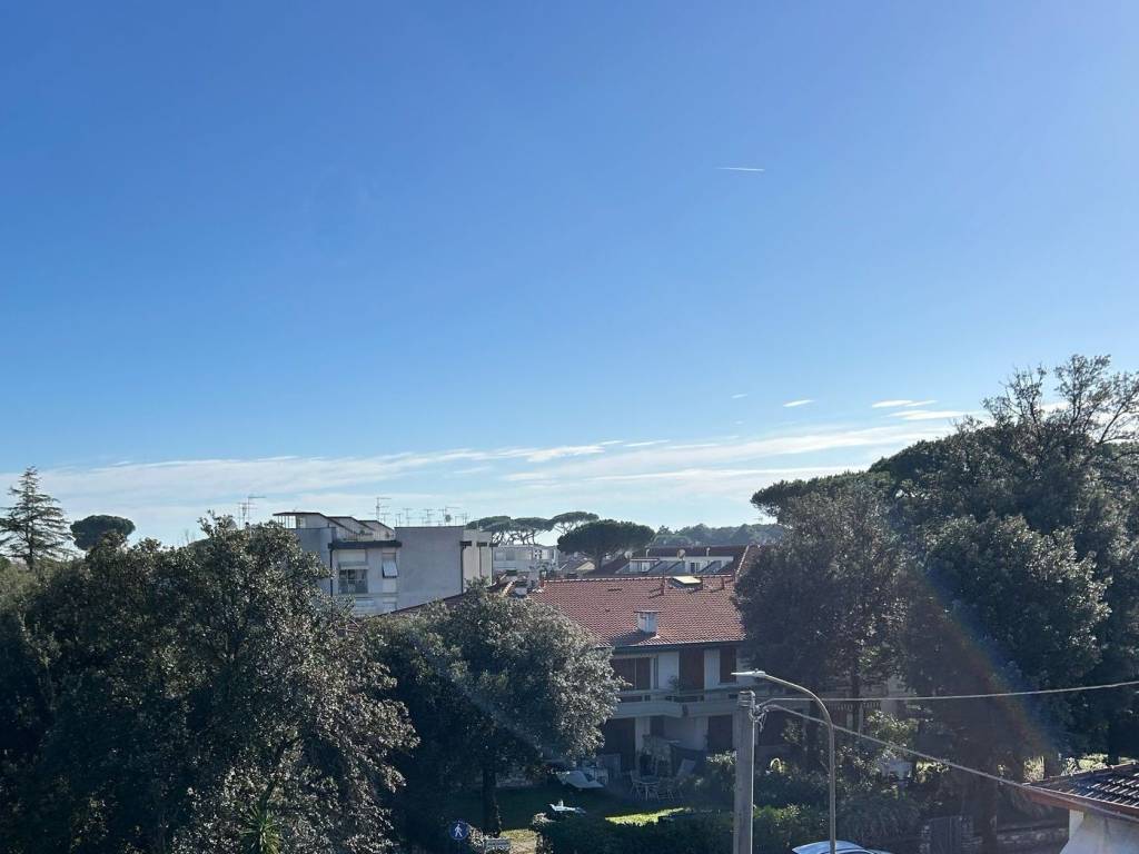 appartamento in vendita a Massa in zona Marina di Massa