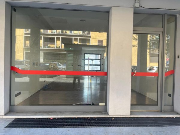 locale commerciale in vendita a Massa in zona Centro Storico