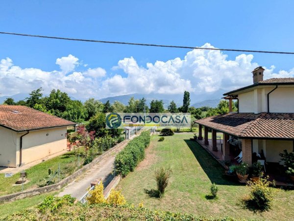 appartamento in vendita a Massa in zona Marina di Massa