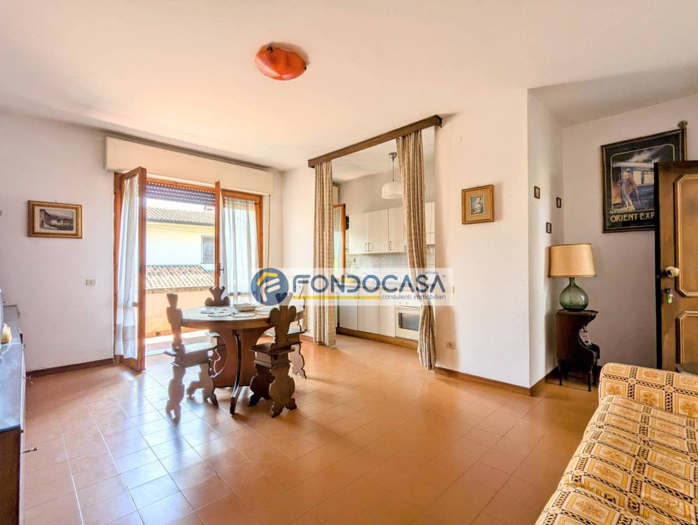 appartamento in vendita a Massa in zona Marina di Massa