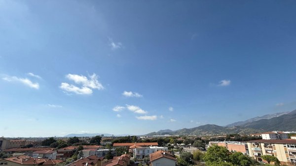 appartamento in vendita a Massa in zona Centro Storico