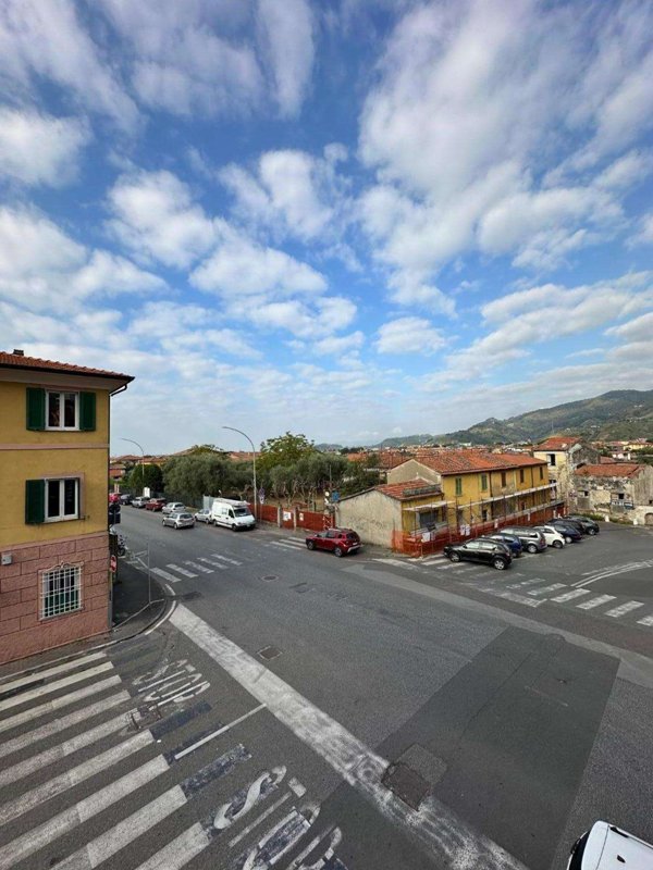 appartamento in vendita a Massa in zona Centro Storico