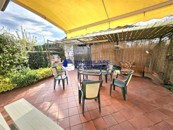 casa indipendente in vendita a Massa in zona Romagnano
