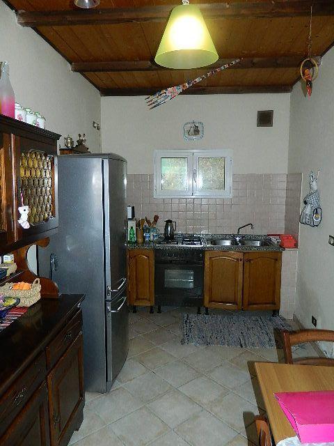 casa indipendente in vendita a Massa