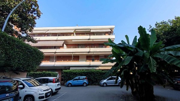 appartamento in vendita a Massa in zona Centro Storico
