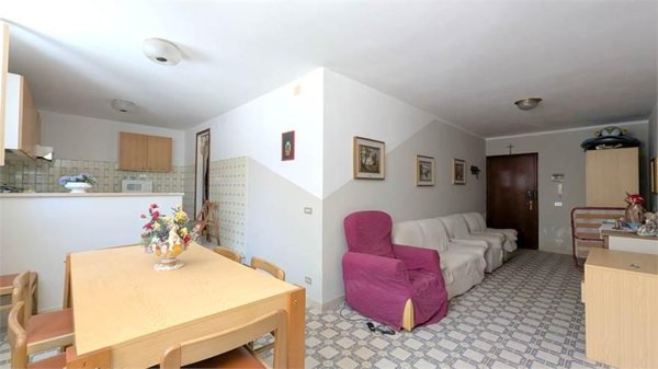 appartamento in vendita a Massa in zona Marina dei Ronchi