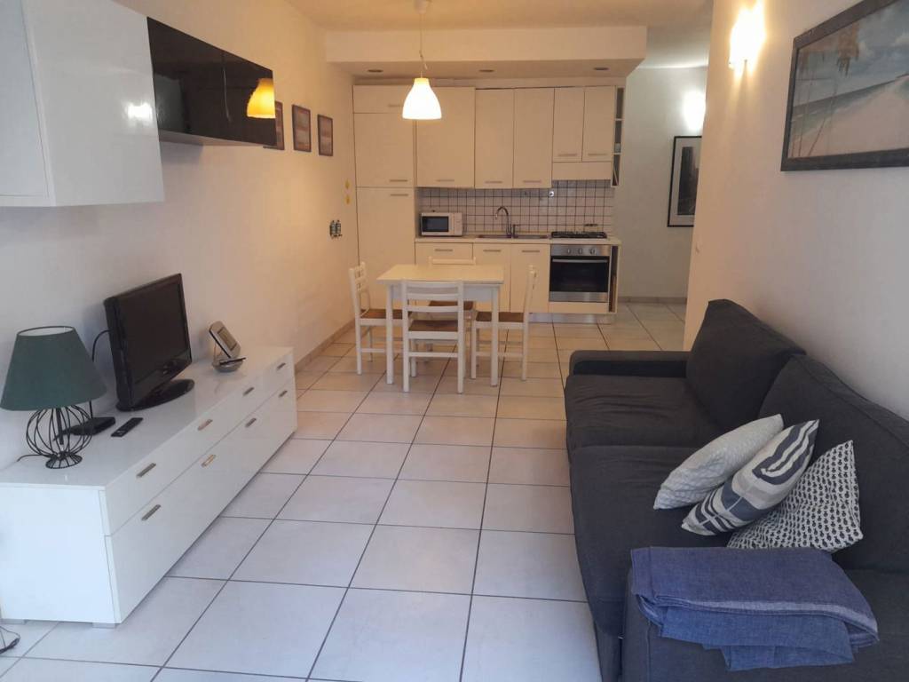 appartamento in vendita a Massa in zona Marina di Massa