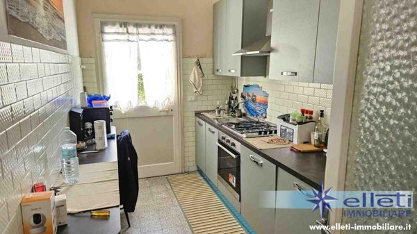appartamento in vendita a Massa in zona Marina di Massa