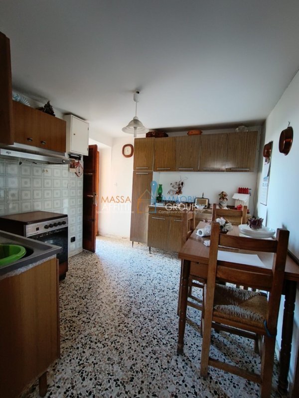 casa indipendente in vendita a Massa