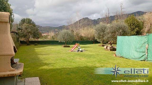 casa indipendente in vendita a Massa