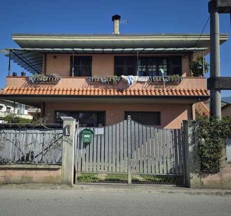 appartamento in vendita a Massa