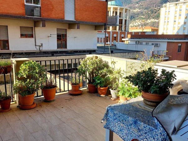 appartamento in vendita a Massa in zona Centro Storico