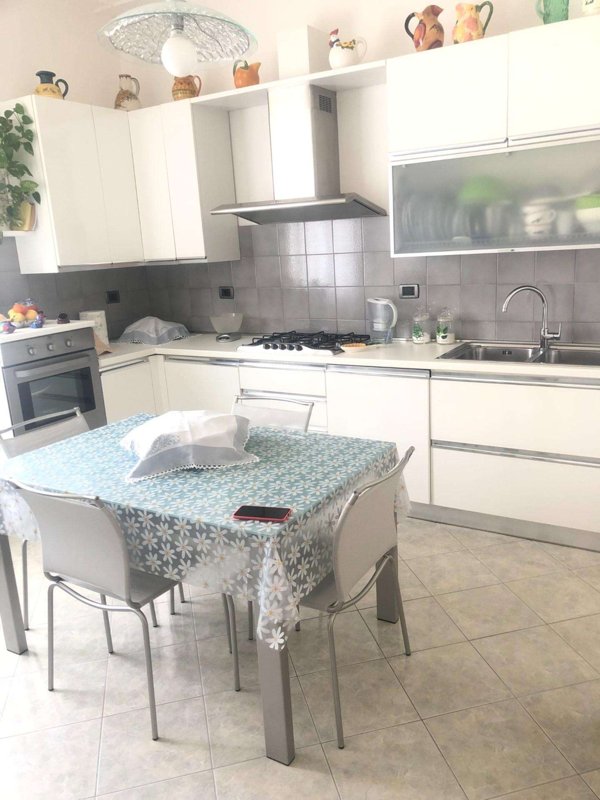 appartamento in vendita a Massa in zona Marina di Massa