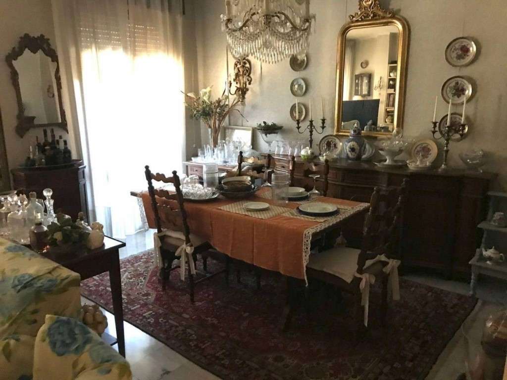 appartamento in vendita a Massa in zona Centro Storico