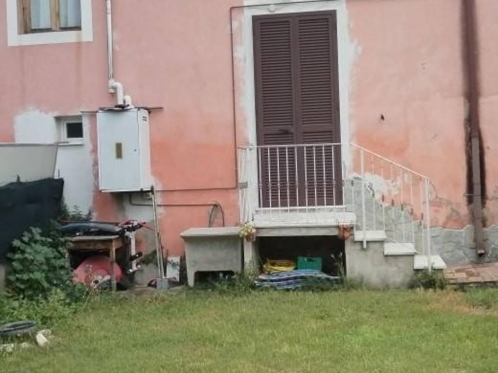 casa semindipendente in vendita a Massa in zona Marina di Massa