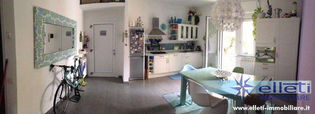 appartamento in vendita a Massa in zona Centro Storico