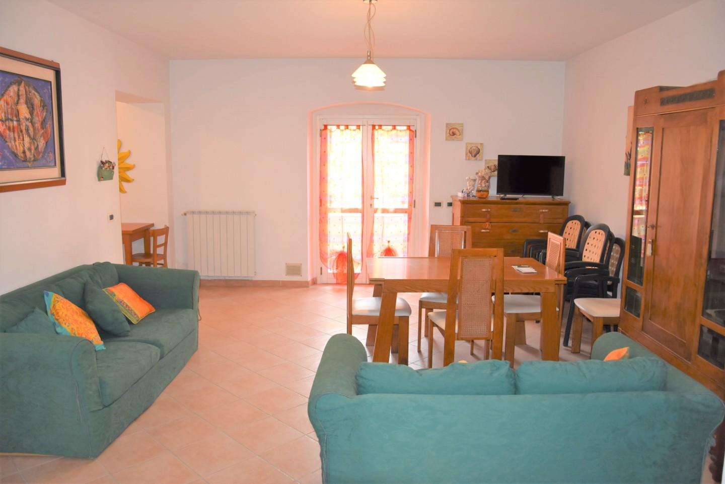 appartamento in vendita a Massa in zona Marina di Massa