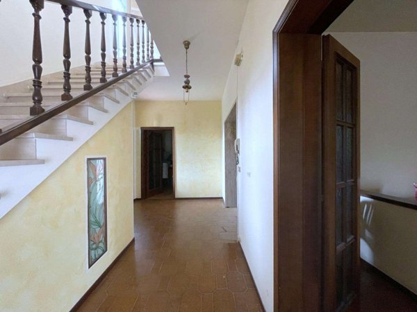 casa indipendente in vendita a Massa in zona Centro Storico