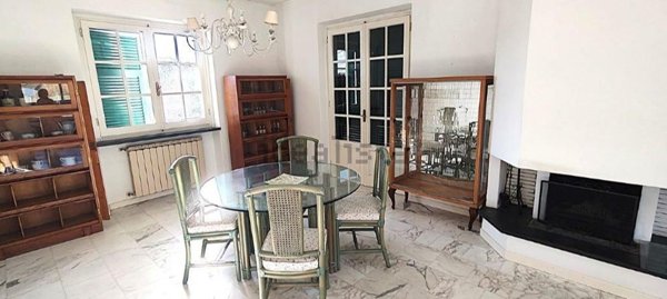 appartamento in vendita a Massa in zona Marina dei Ronchi