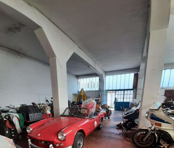 negozio in vendita a Massa