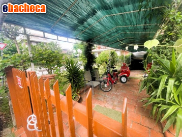locale di sgombero in vendita a Massa in zona Marina dei Ronchi