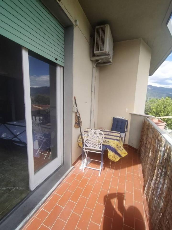 appartamento in vendita a Massa in zona Marina di Massa