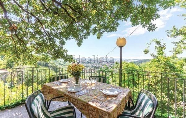 casa indipendente in vendita a Massa in zona Candia