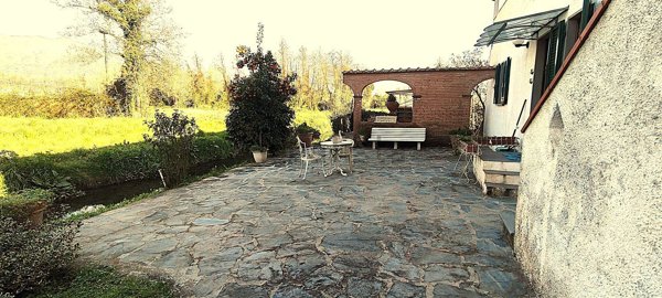 appartamento in vendita a Massa in zona Marina dei Ronchi