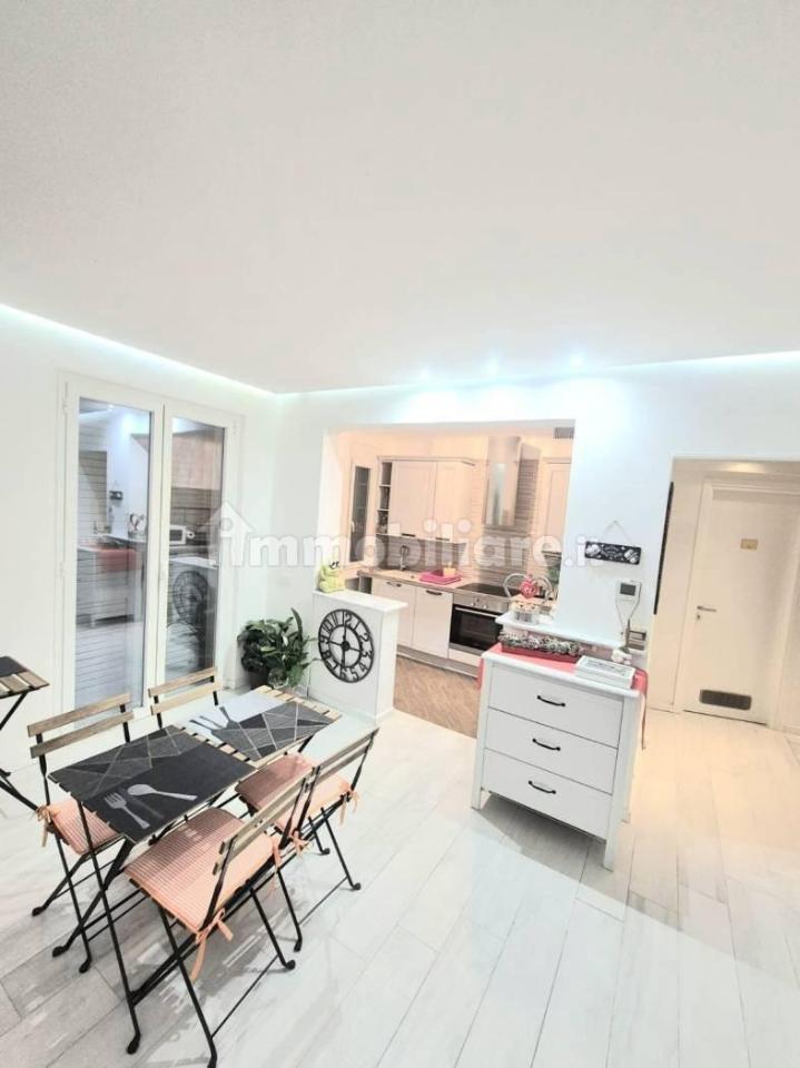 casa indipendente in vendita a Massa in zona Marina di Massa