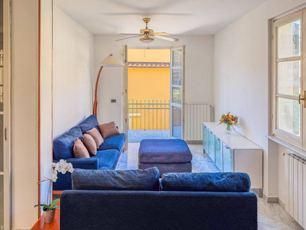 casa indipendente in vendita a Massa