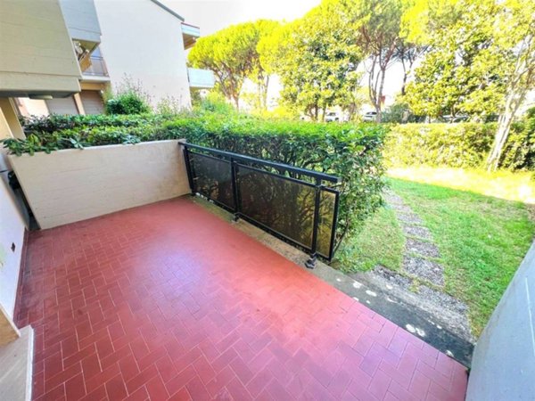 appartamento in vendita a Massa in zona Marina di Massa