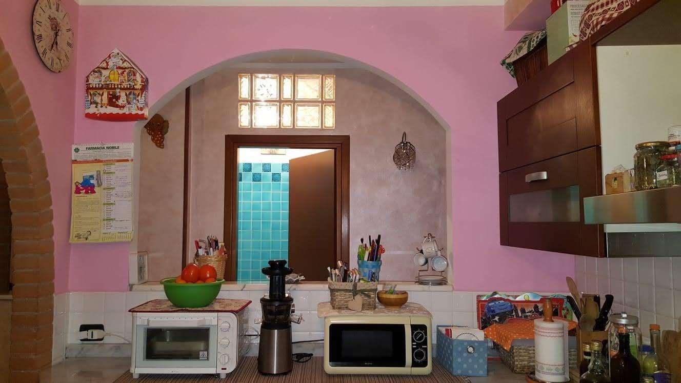 appartamento in vendita a Massa in zona Marina di Massa