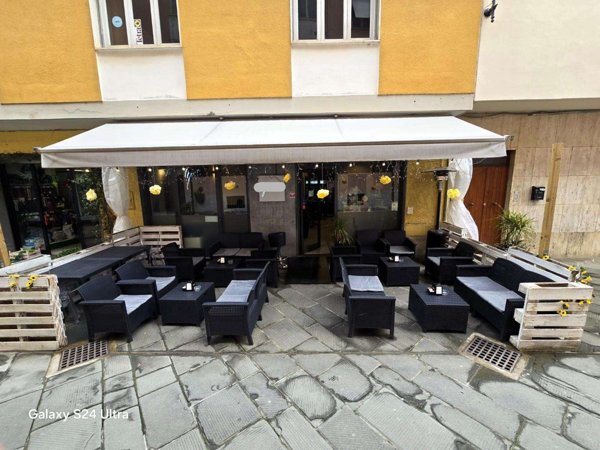 negozio in vendita a Massa in zona Centro Storico