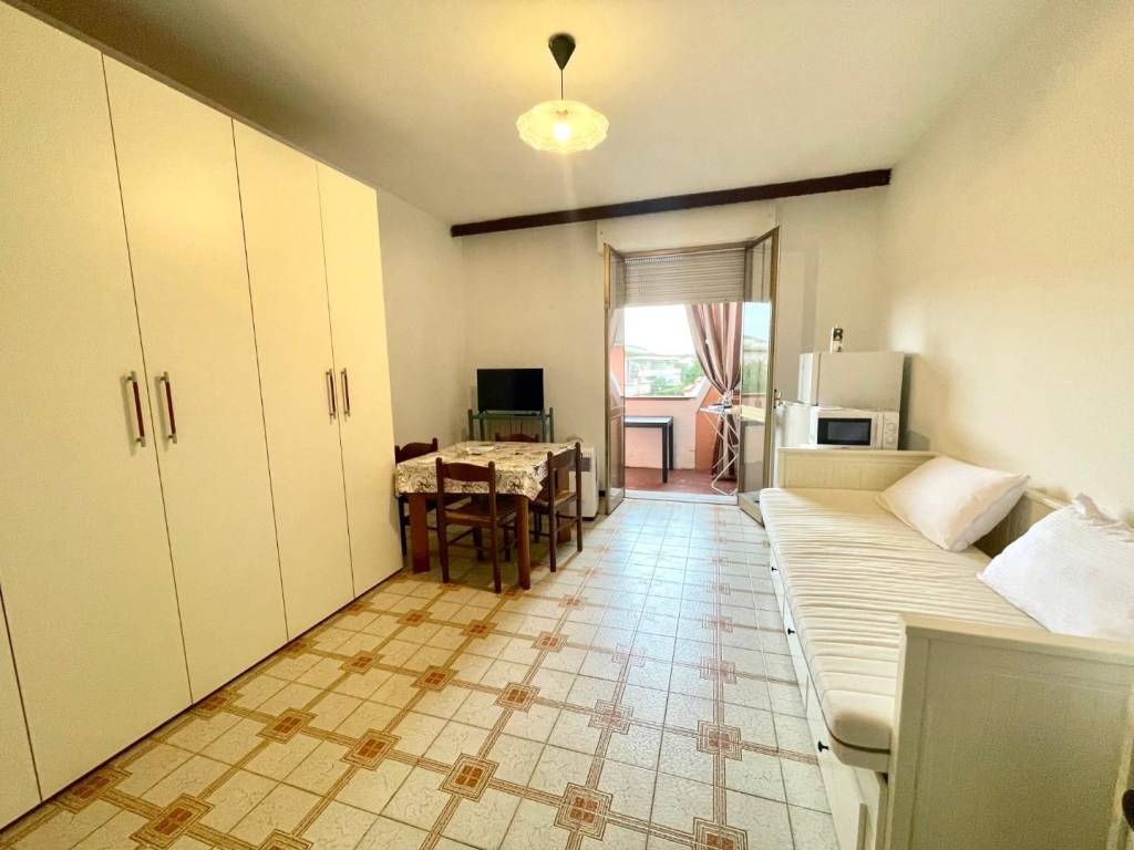 appartamento in vendita a Massa in zona Marina di Massa