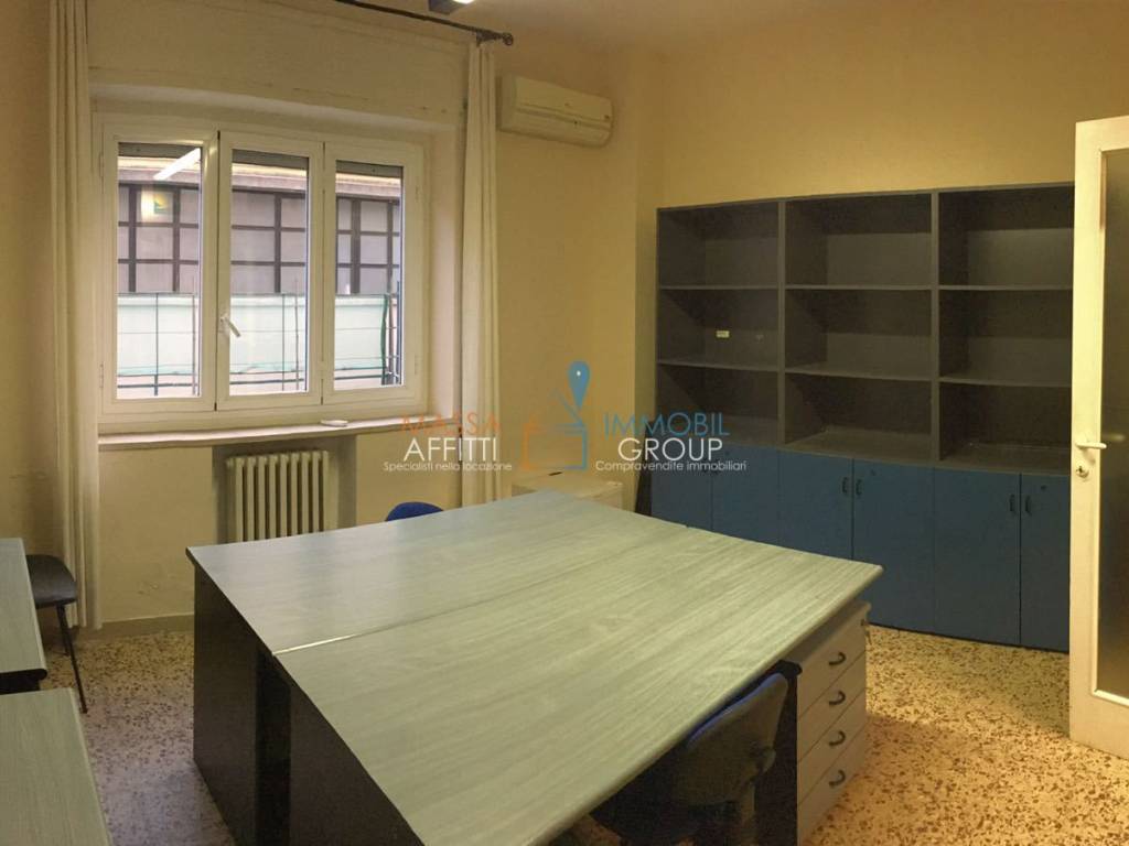 ufficio in vendita a Massa
