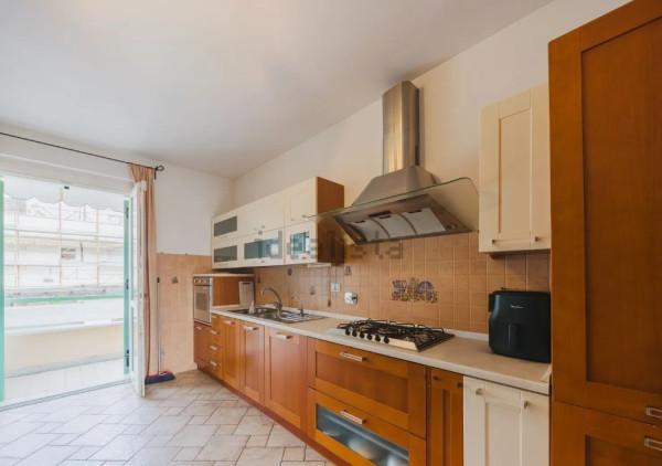 appartamento in vendita a Massa in zona Marina di Massa