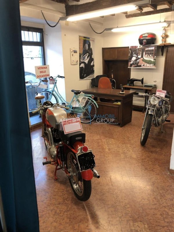 locale di sgombero in vendita a Massa in zona Centro Storico