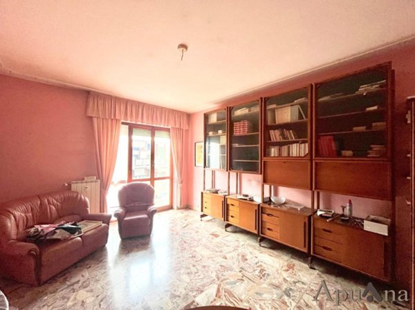 appartamento in vendita a Massa in zona Centro Storico